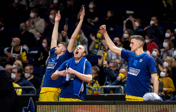 构防线和中 构防线和中