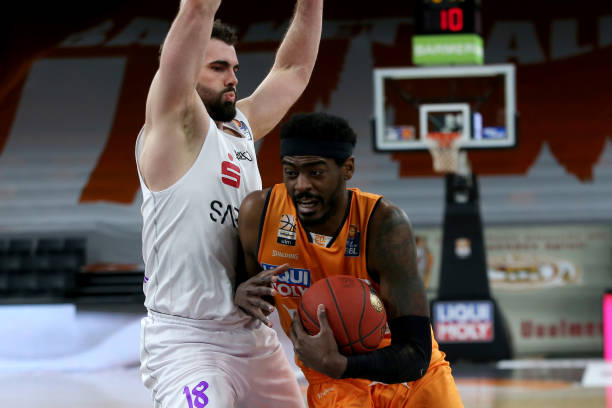 现代足球中 现代足球中